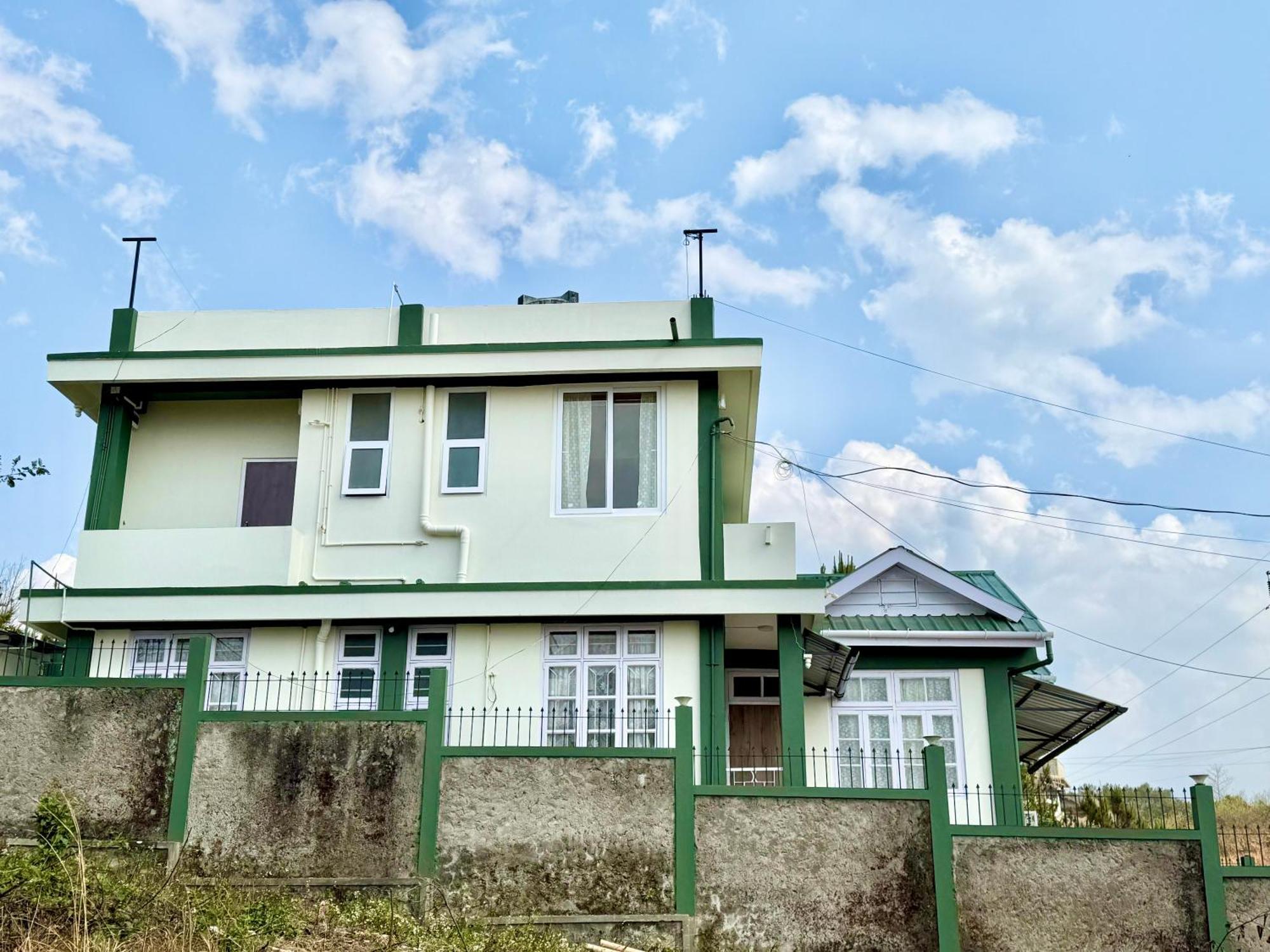Yepplo Holiday Home - Complimentary Breakfast - 24 Hrs Caretaker & Power Backup Shillong Exterior photo