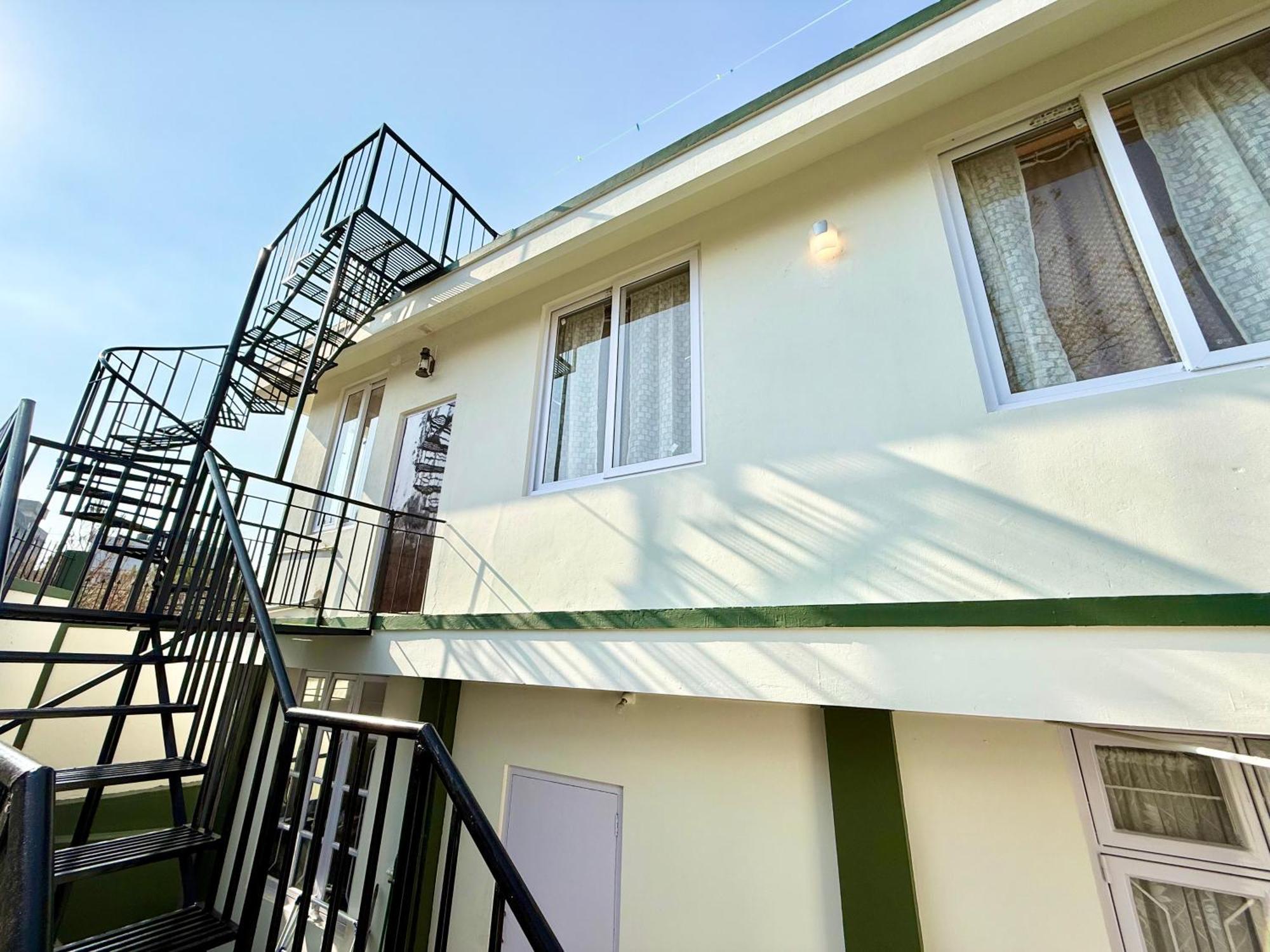 Yepplo Holiday Home - Complimentary Breakfast - 24 Hrs Caretaker & Power Backup Shillong Exterior photo